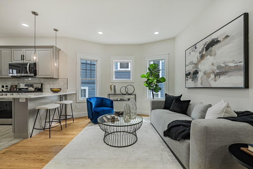 2 bed, 1 bath apartment for rent at 147 Jefferson Ave Unit 1, Everett — photo 1 of 19