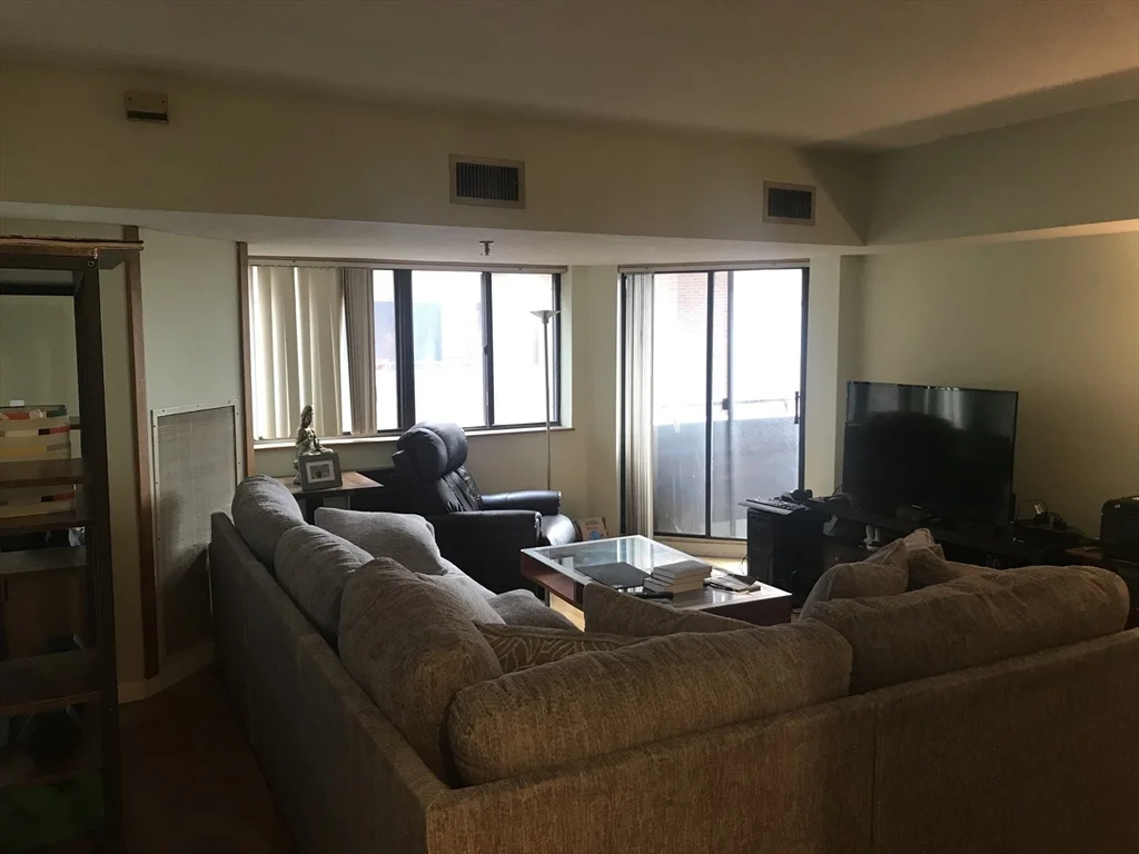 2 bed, 2 bath apartment for rent at 147 Kelton St Unit 511, Allston — photo 2 of 8