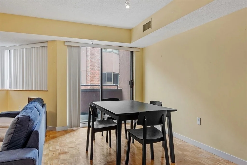 2 bed, 2 bath apartment for rent at 147 Kelton St Unit 717, Allston — photo 6 of 22