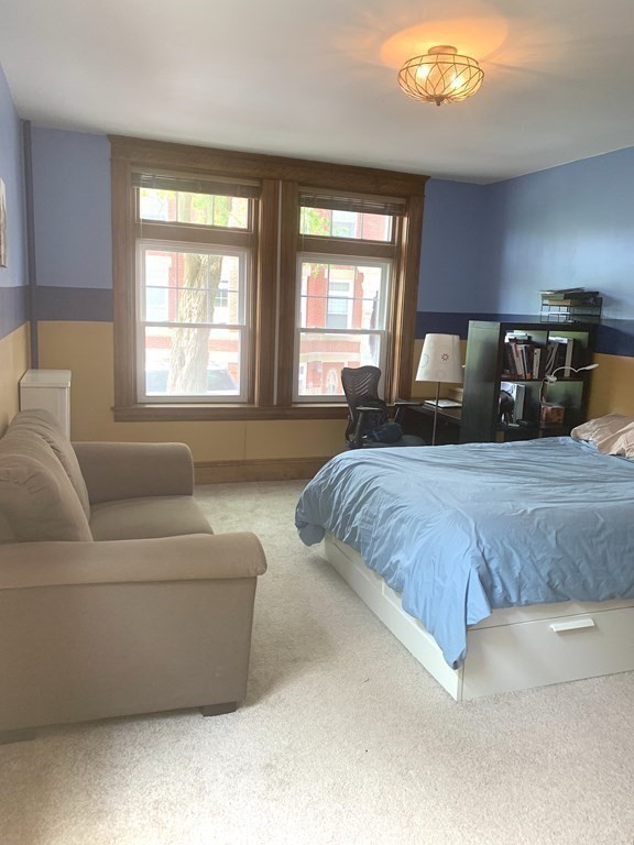1 bed, 1 bath apartment for rent at 147 Longwood Ave Unit ROOM, Longwood — photo 1 of 13