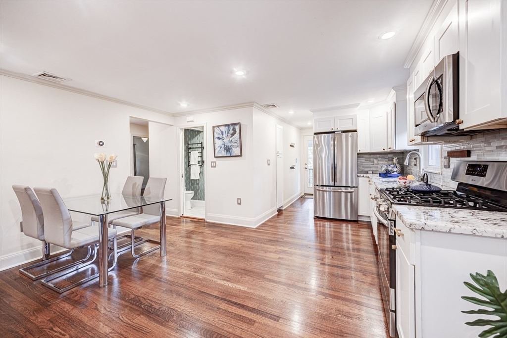 3 bed, 2 bath apartment for rent at 147 Lowell Unit 147, Newton — photo 7 of 24