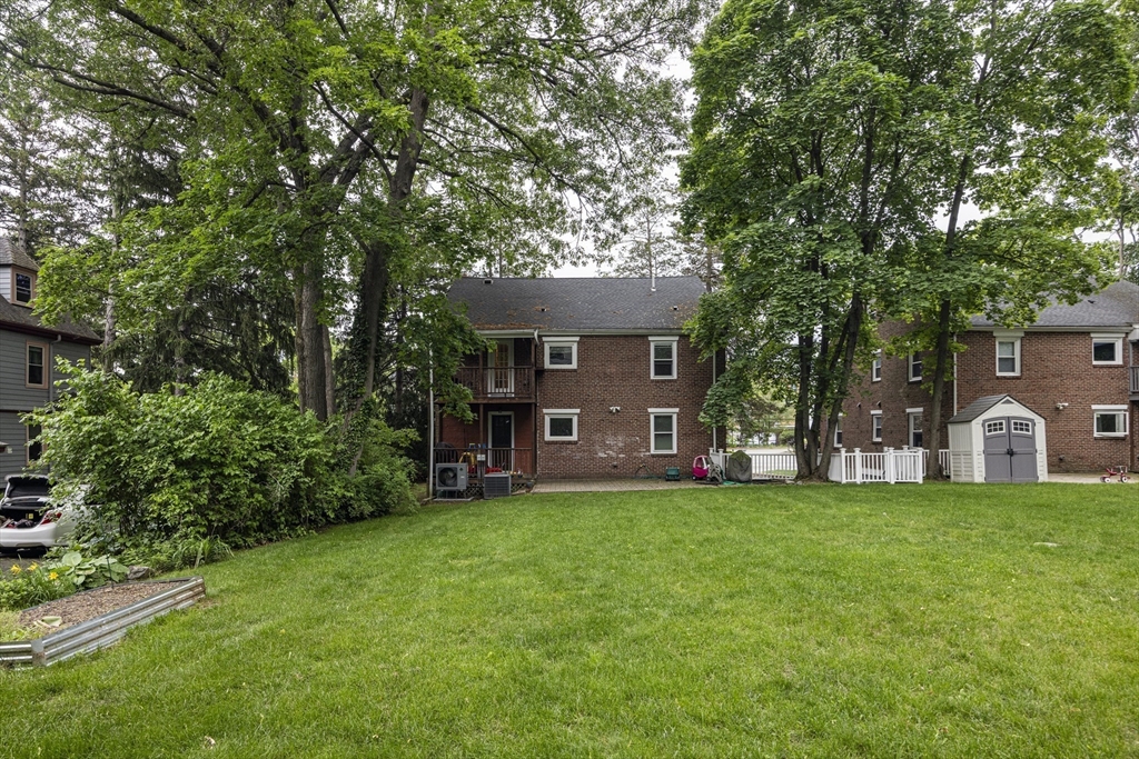 3 bed, 2 bath apartment for rent at 147 Lowell Unit 147, Newton — photo 23 of 24