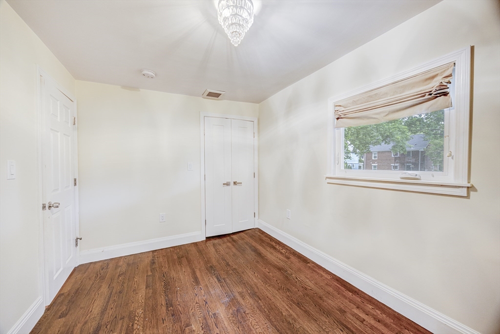 3 bed, 2 bath apartment for rent at 147 Lowell Unit 147, Newton — photo 19 of 24