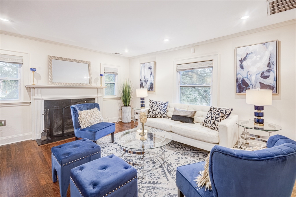 3 bed, 2 bath apartment for rent at 147 Lowell Unit 147, Newton — photo 9 of 24