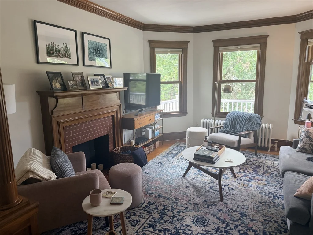 3 bed, 2 bath apartment for rent at 147 Manthorne Rd Unit 2, West Roxbury — photo 8 of 26