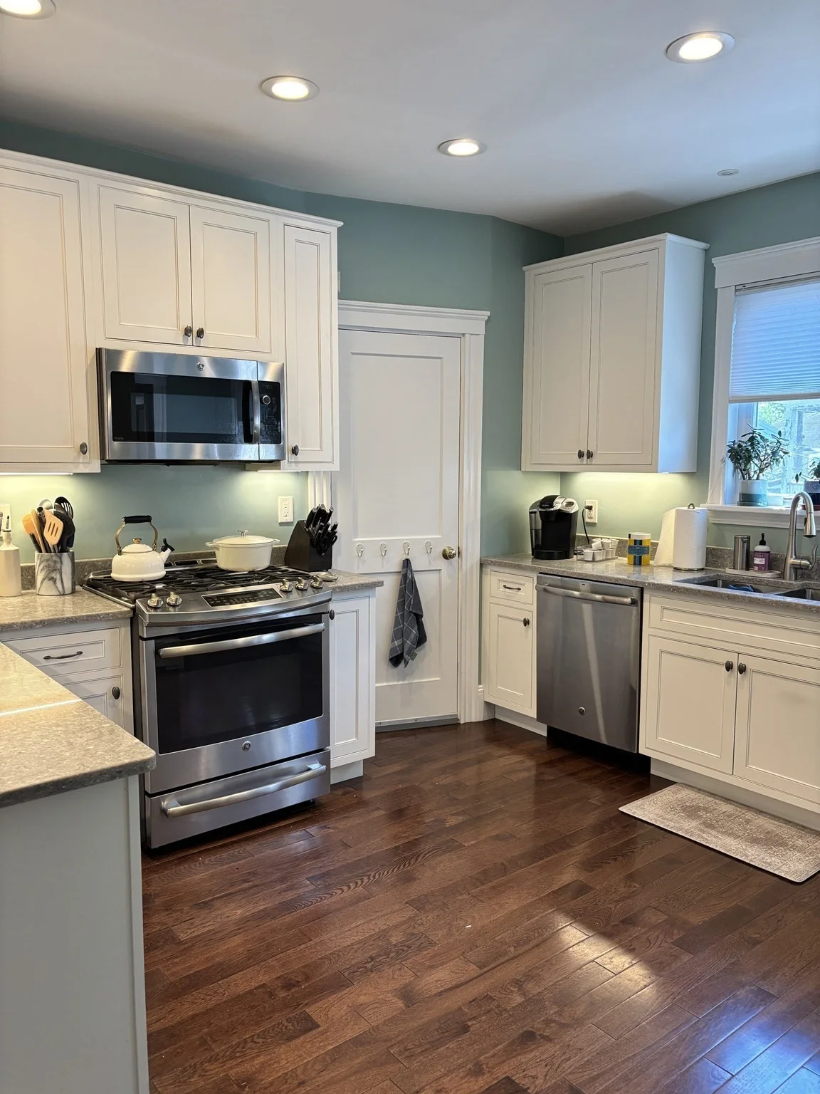 3 bed, 2 bath apartment for rent at 147 Manthorne Rd Unit 2, West Roxbury — photo 7 of 25