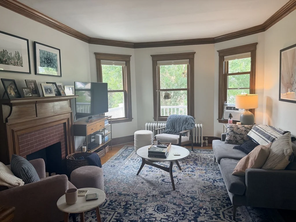 3 bed, 2 bath apartment for rent at 147 Manthorne Rd Unit 2, West Roxbury — photo 9 of 26