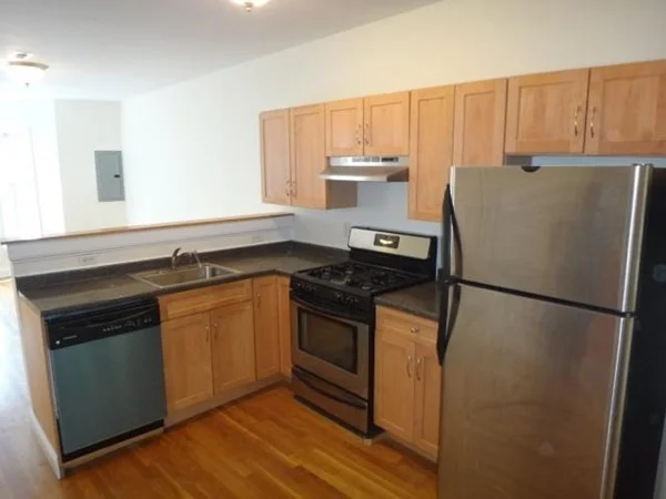 3 bed, 1 bath apartment for rent at 147 Marcella St Unit 3, Roxbury — photo 2 of 14