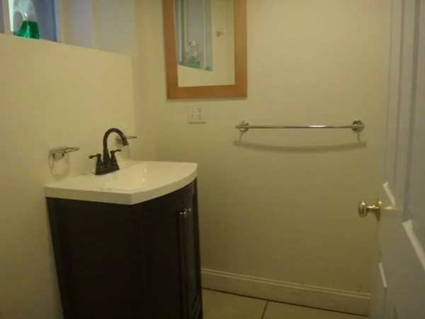 3 bed, 1 bath apartment for rent at 147 Marcella St Unit 3, Roxbury — photo 10 of 14