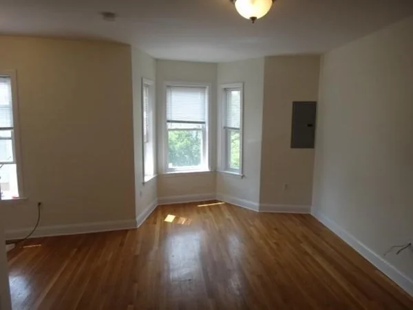 3 bed, 1 bath apartment for rent at 147 Marcella St Unit 3, Roxbury — photo 5 of 14