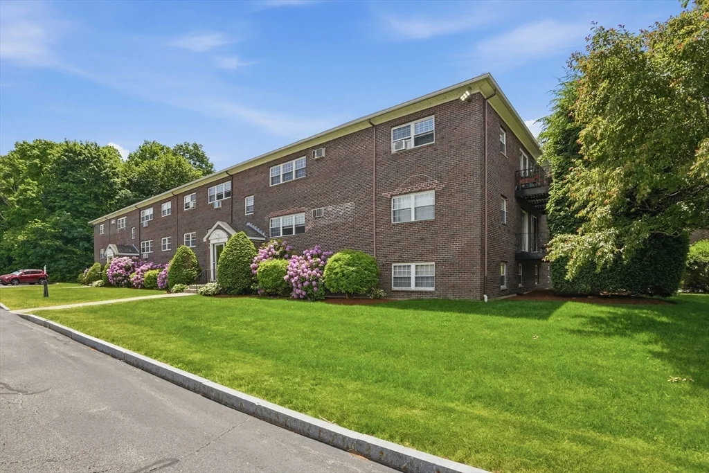 1 bed, 1 bath apartment for rent at 147 Milk St Unit 18, Westborough