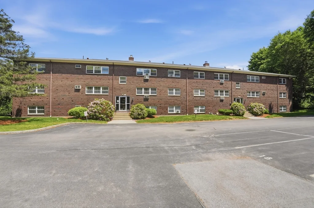 1 bed, 1 bath apartment for rent at 147 Milk St Unit 18, Westborough — photo 3 of 20
