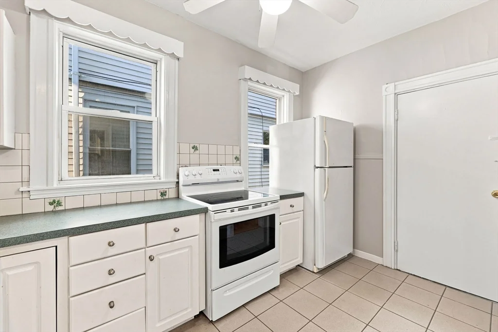2 bed, 1 bath apartment for rent at 147 Murdock St Unit 1, Brighton — photo 4 of 34