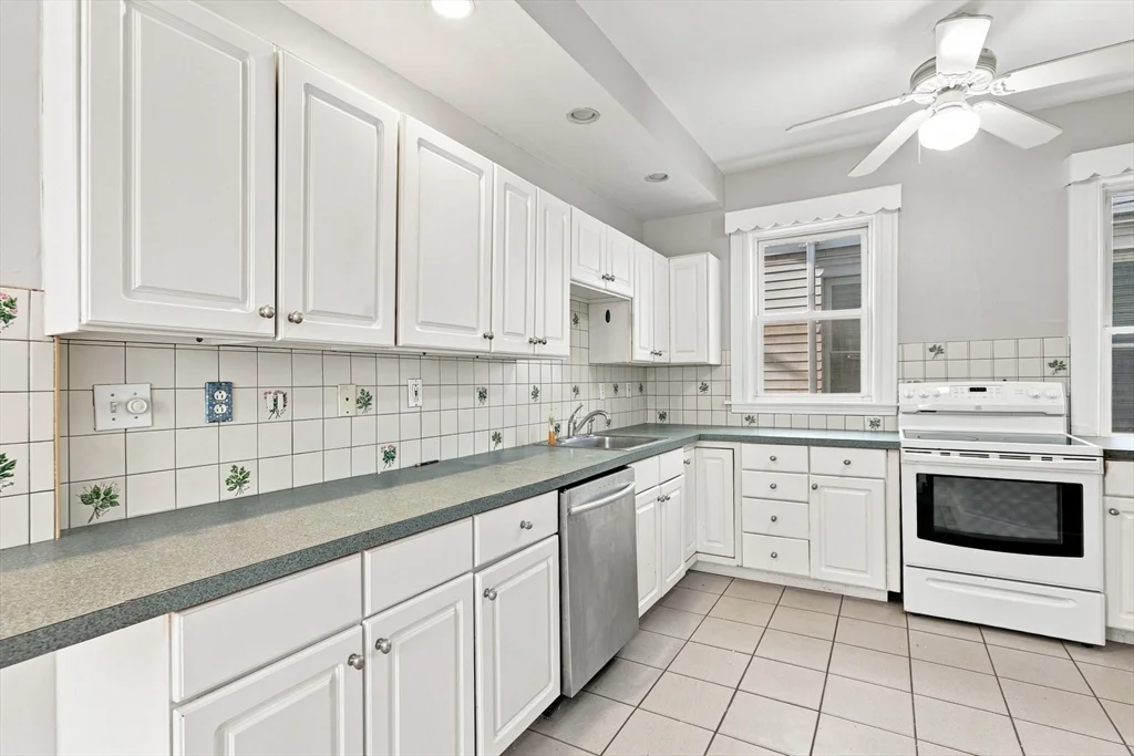 2 bed, 1 bath apartment for rent at 147 Murdock St Unit 1, Brighton — photo 12 of 34