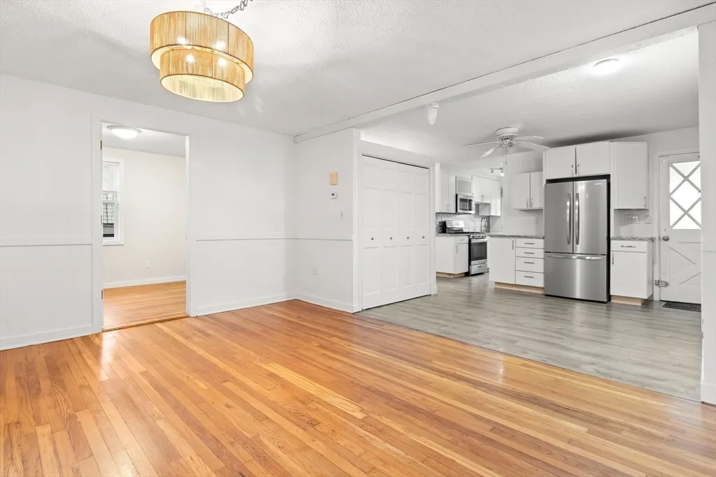 3 bed, 1 bath apartment for rent at 147 Nahant Rd Unit 2, Nahant — photo 5 of 26