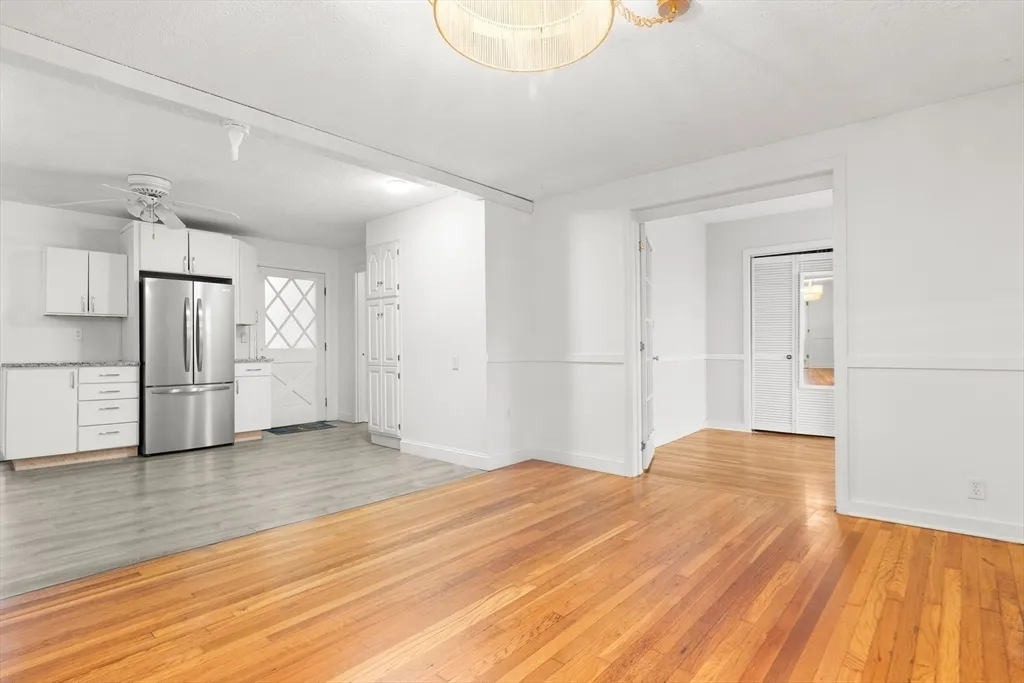 3 bed, 1 bath apartment for rent at 147 Nahant Rd Unit 2, Nahant — photo 8 of 26