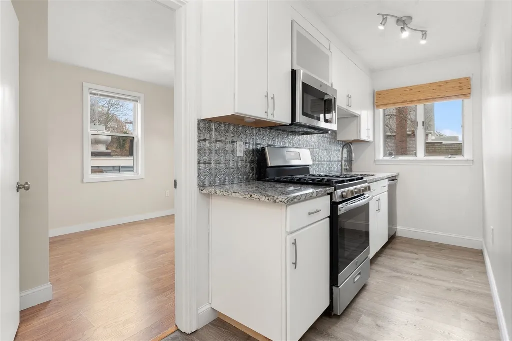 3 bed, 1 bath apartment for rent at 147 Nahant Rd Unit 2, Nahant — photo 7 of 26