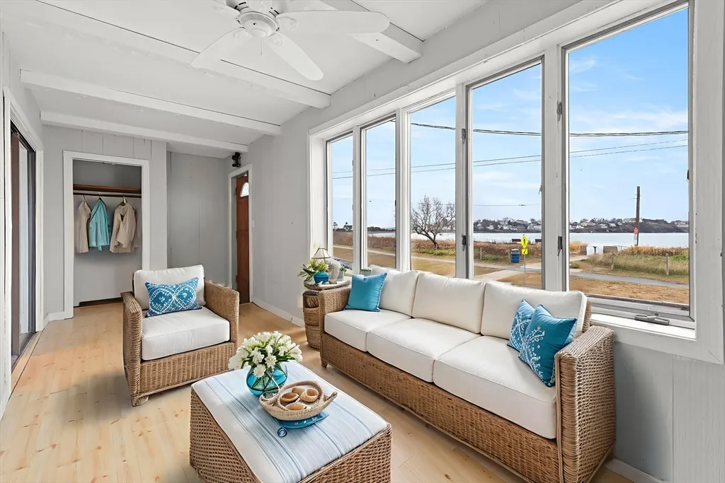 3 bed, 1 bath apartment for rent at 147 Nahant Rd Unit 2, Nahant — photo 1 of 26
