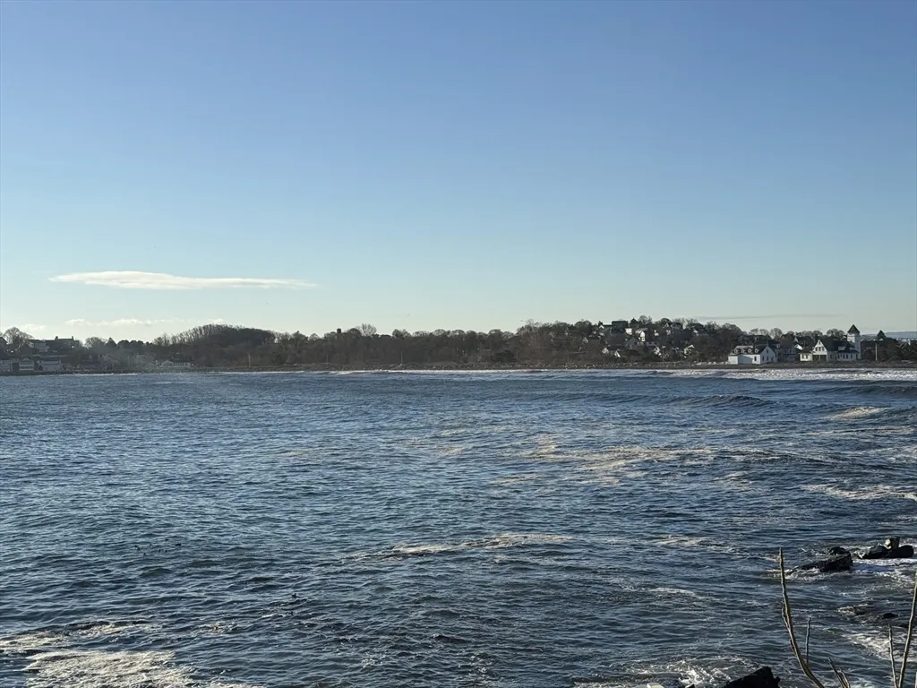 3 bed, 1 bath apartment for rent at 147 Nahant Rd Unit 2, Nahant — photo 24 of 26