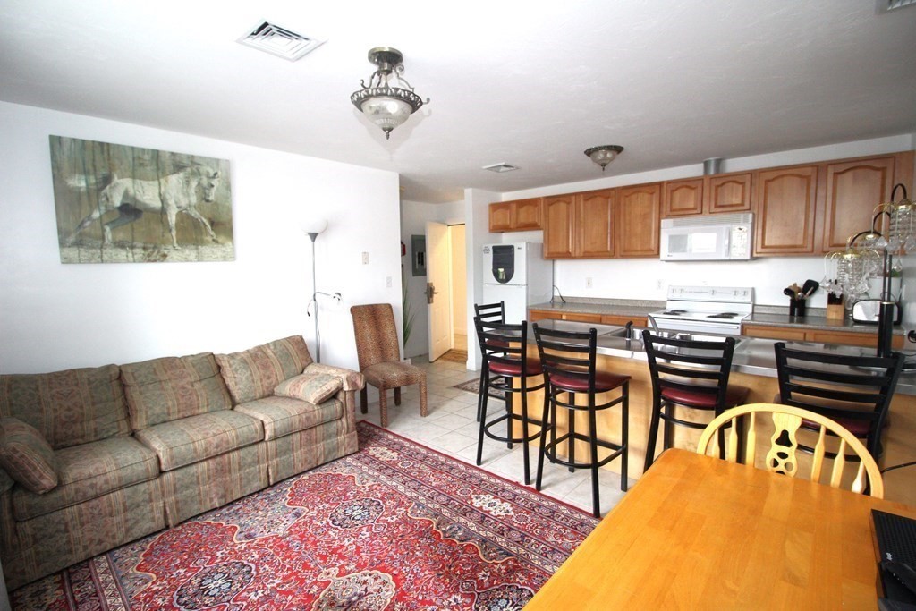 2 bed, 1 bath apartment for rent at 147 North St Unit A, Barnstable