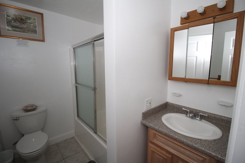 2 bed, 1 bath apartment for rent at 147 North St Unit A, Barnstable — photo 12 of 14