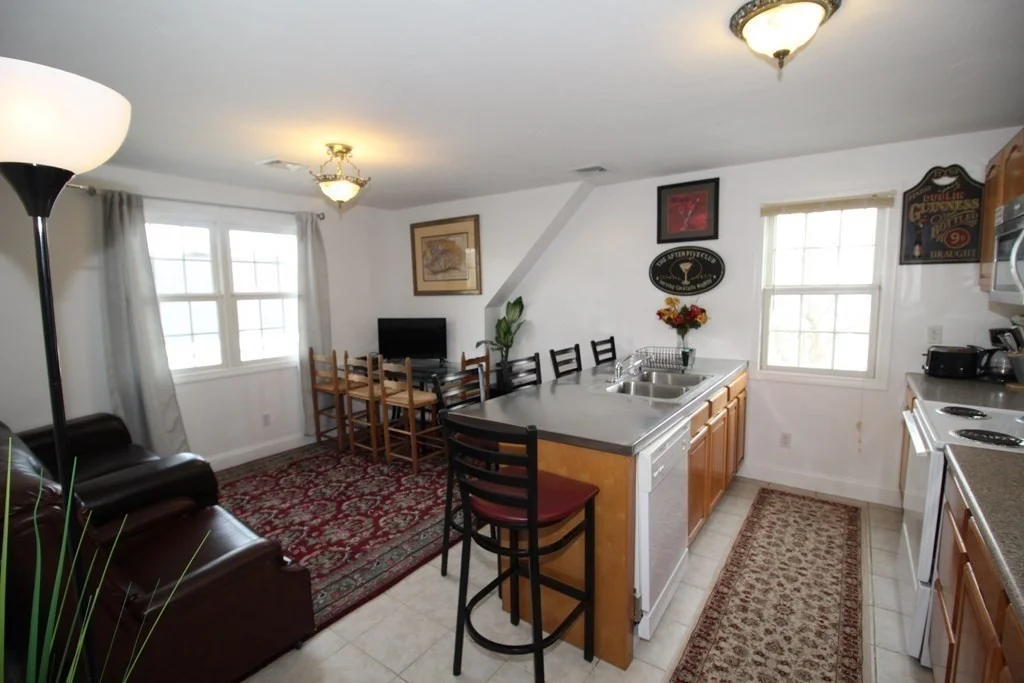 2 bed, 1 bath apartment for rent at 147 North St Unit B, Barnstable