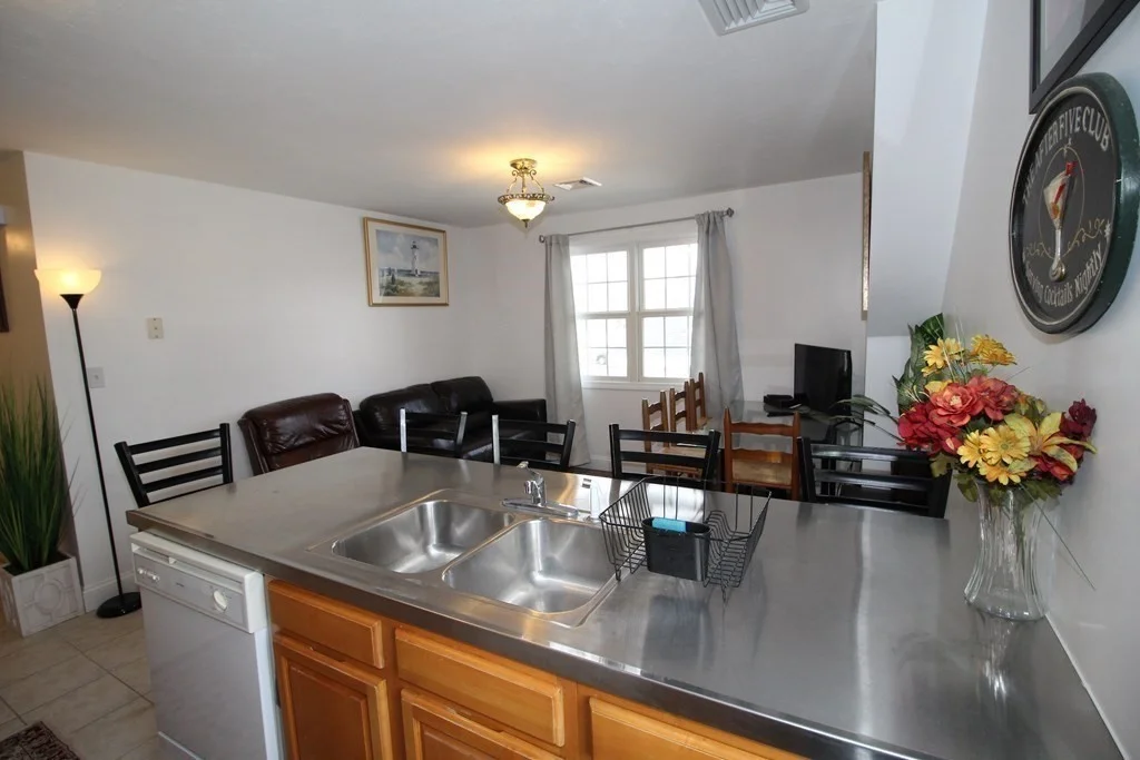 2 bed, 1 bath apartment for rent at 147 North St Unit B, Barnstable — photo 2 of 14