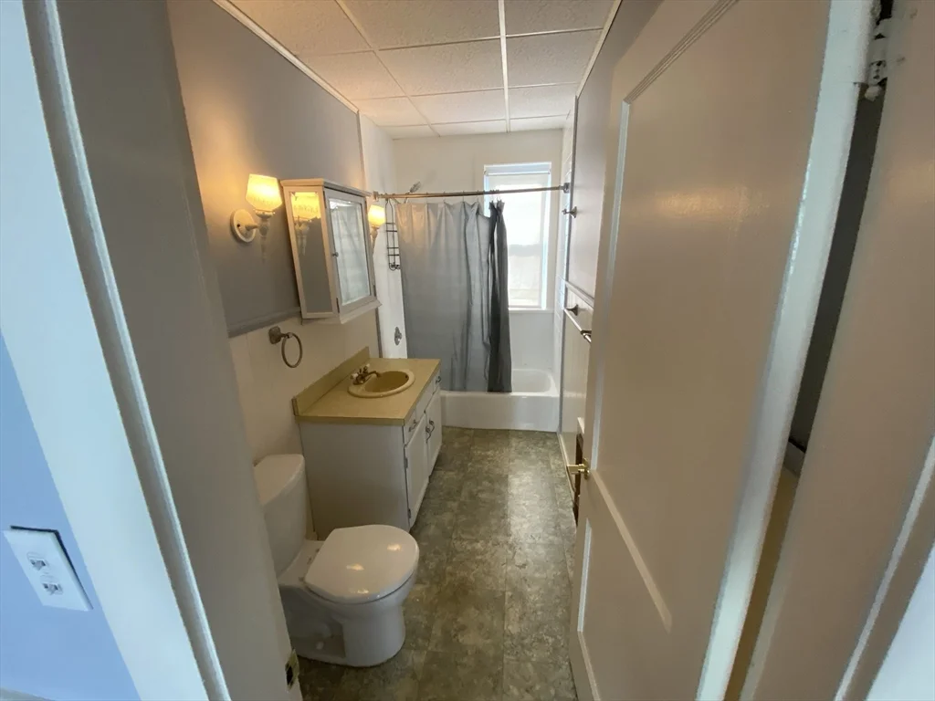 2 bed, 1 bath apartment for rent at 147 Oakland Ave Unit 1, Methuen — photo 7 of 14