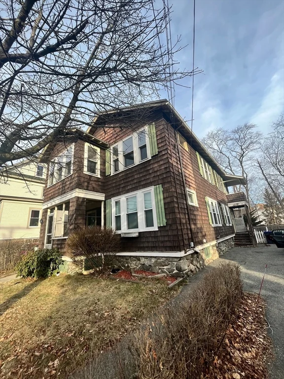 2 bed, 1 bath apartment for rent at 147 Oakland Ave Unit 1, Methuen — photo 1 of 14