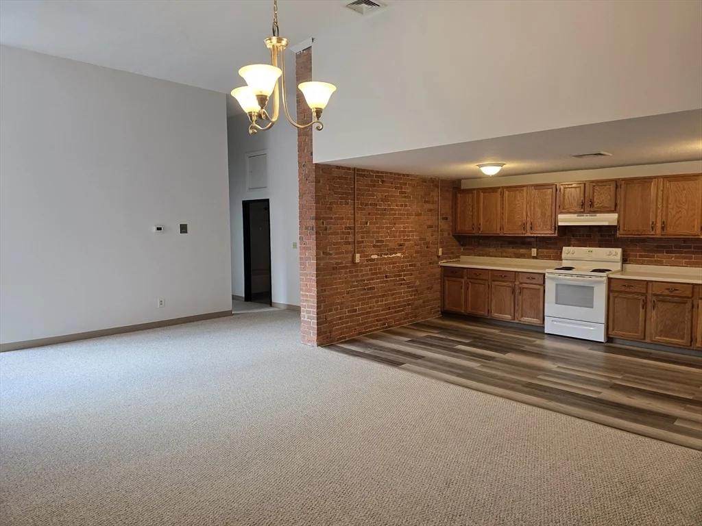 2 bed, 2 bath apartment for rent at 147 Rawson Rd Unit 207, Quincy — photo 3 of 32