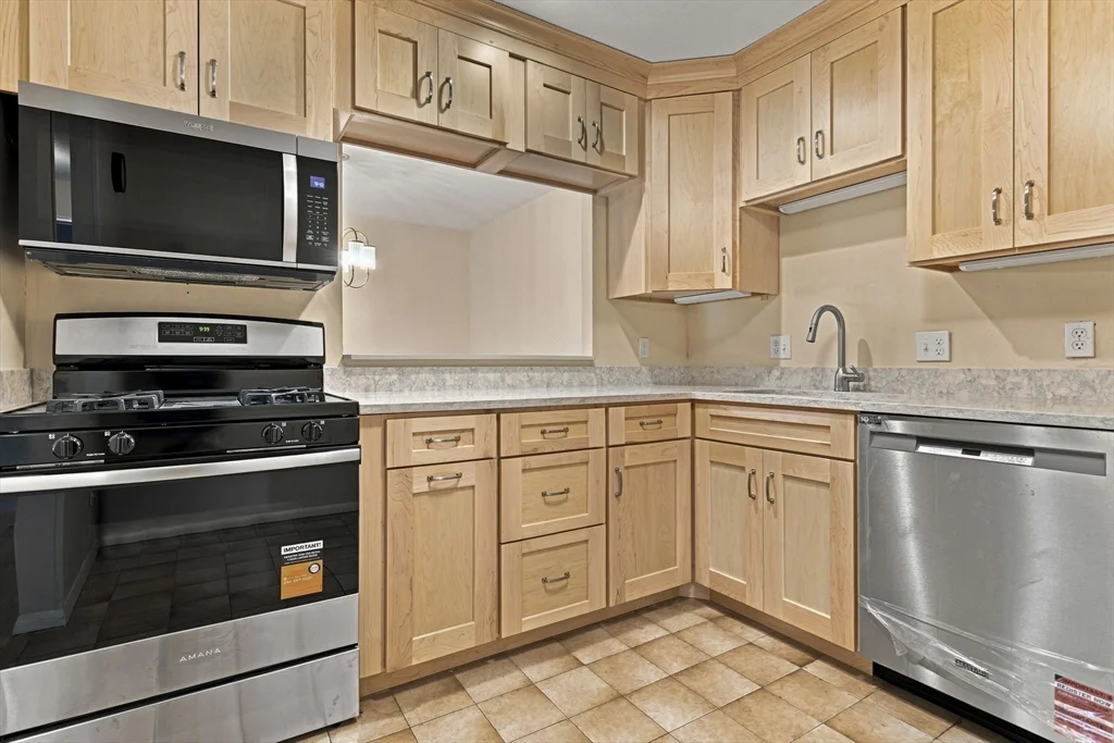 2 bed, 1 bath apartment for rent at 147 Sylvan St Unit 12A, Danvers — photo 4 of 29