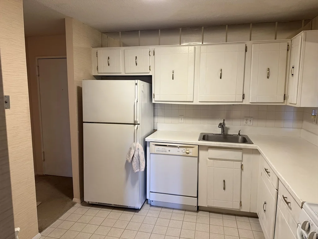 2 bed, 1 bath apartment for rent at 147 Sylvan Unit 19A, Danvers — photo 19 of 29