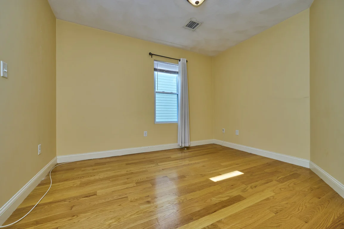 3 bed, 1 bath apartment for rent at 147 Trenton St Unit 3, East Boston — photo 14 of 17