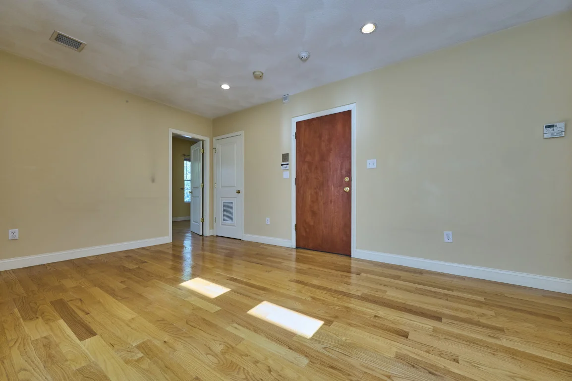 3 bed, 1 bath apartment for rent at 147 Trenton St Unit 3, East Boston — photo 4 of 17