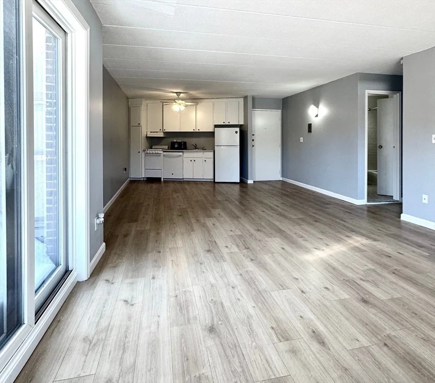 1 bed, 1 bath apartment for rent at 147 Turner Rd Unit 114, Holliston — photo 3 of 18