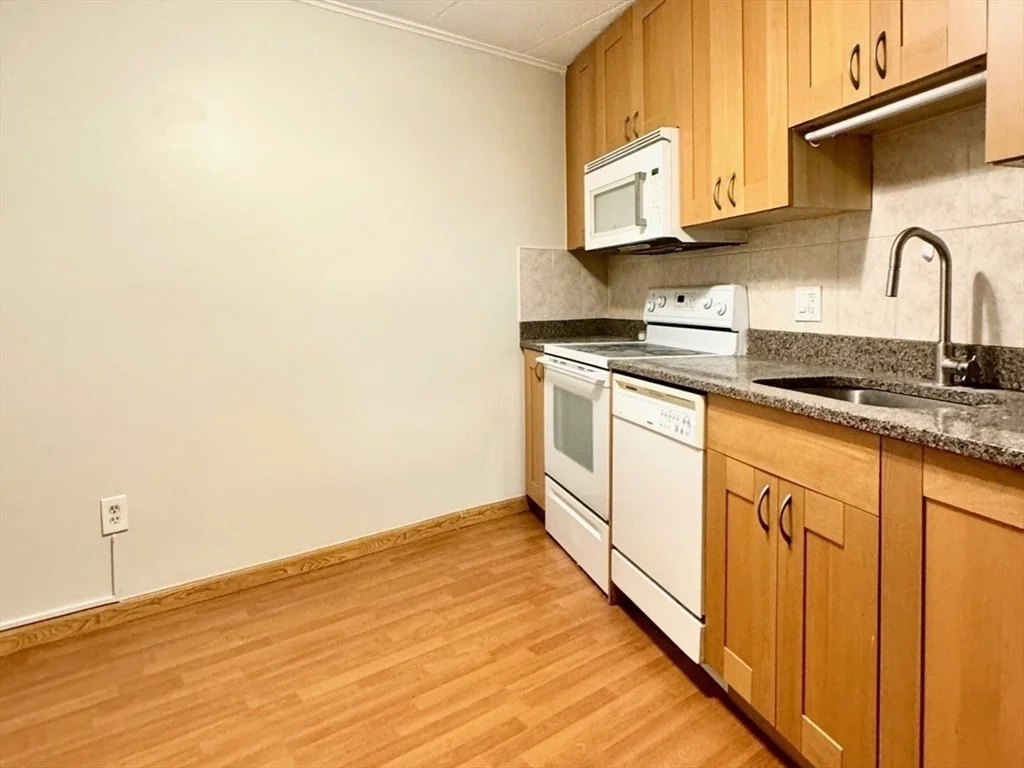 1 bed, 1 bath apartment for rent at 147 Turner Rd Unit 99, Holliston — photo 7 of 24