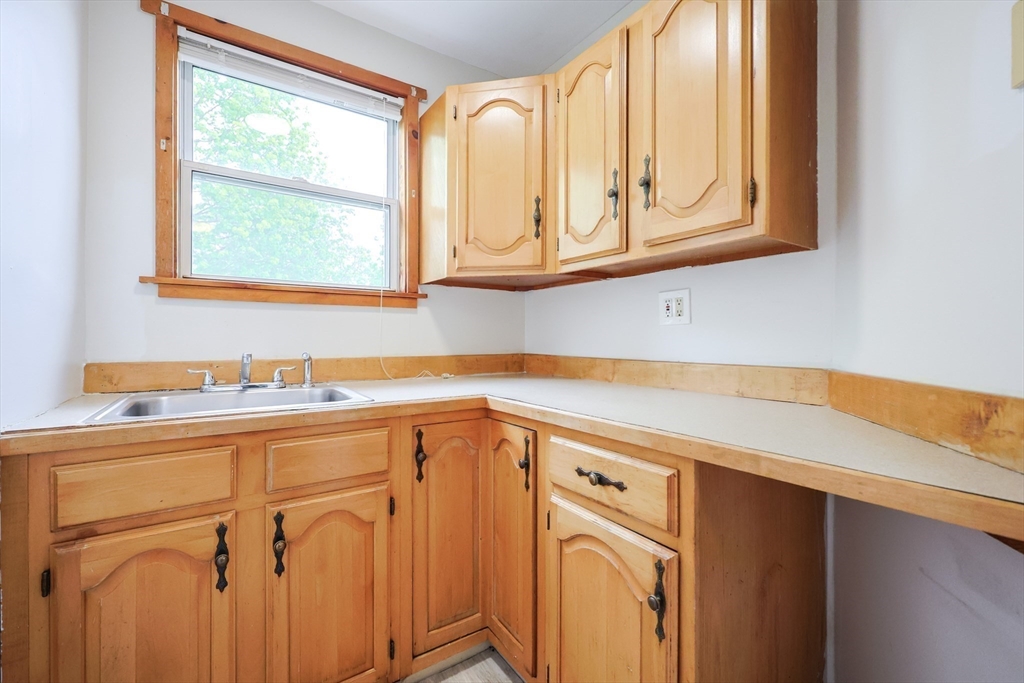2 bed, 1 bath apartment for rent at 147 Washington Unit 3, Peabody — photo 11 of 23