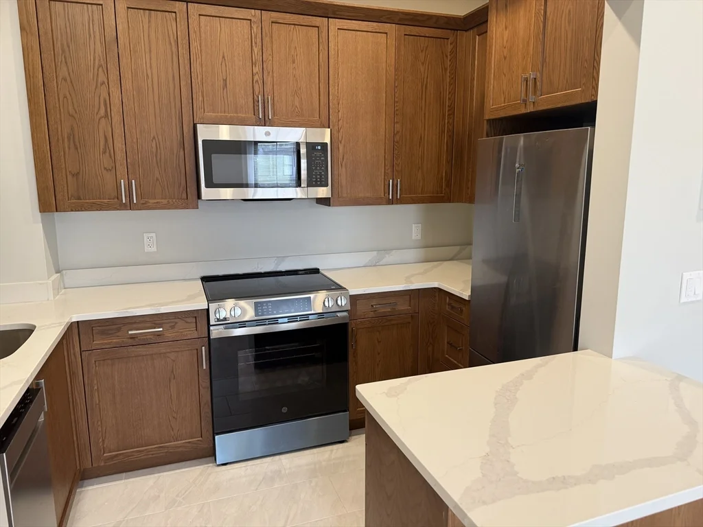 2 bed, 1 bath apartment for rent at 147 West Concord Unit 3, South End — photo 2 of 16