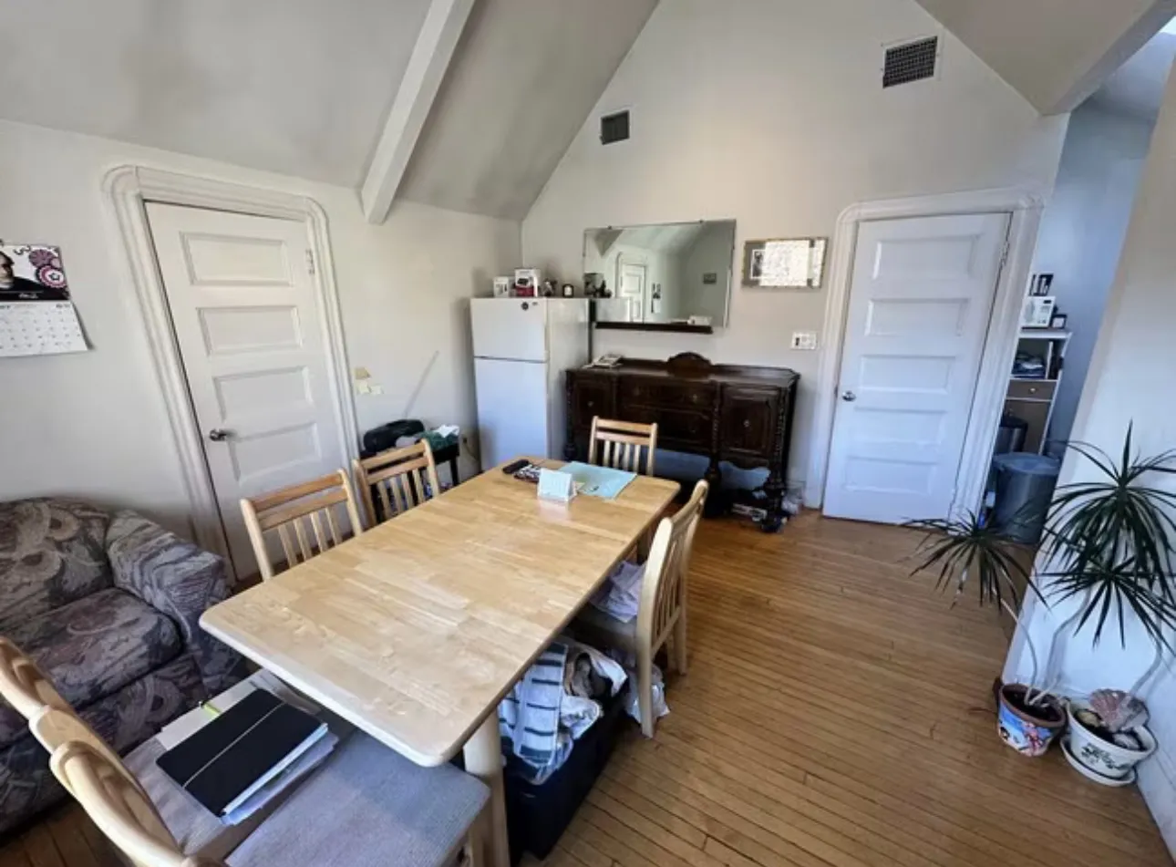 2 bed, 1 bath apartment for rent at 147 Willow Ave Unit 3, Powder House Square — photo 7 of 17