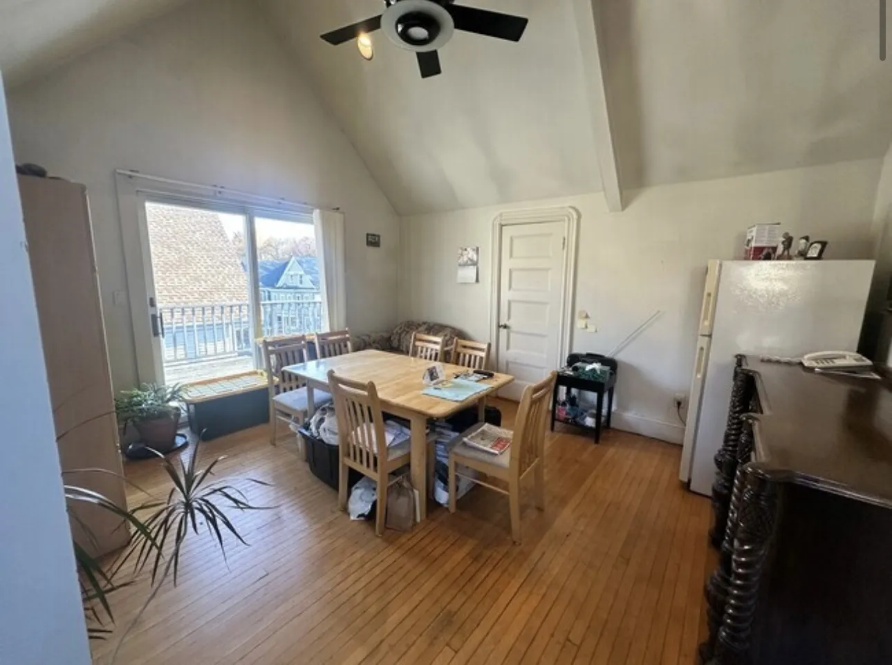 2 bed, 1 bath apartment for rent at 147 Willow Ave Unit 3, Powder House Square