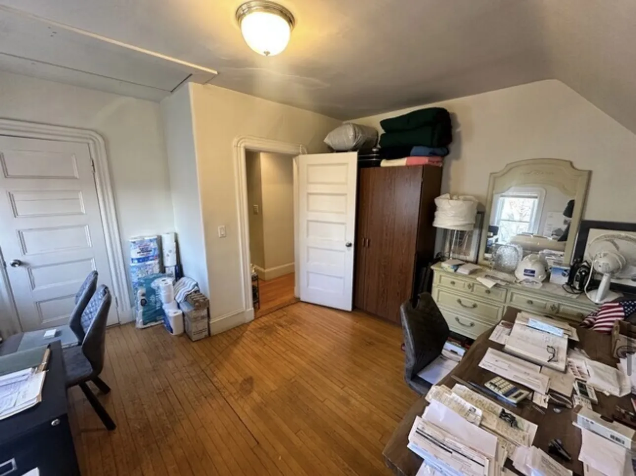 2 bed, 1 bath apartment for rent at 147 Willow Ave Unit 3, Powder House Square — photo 15 of 17
