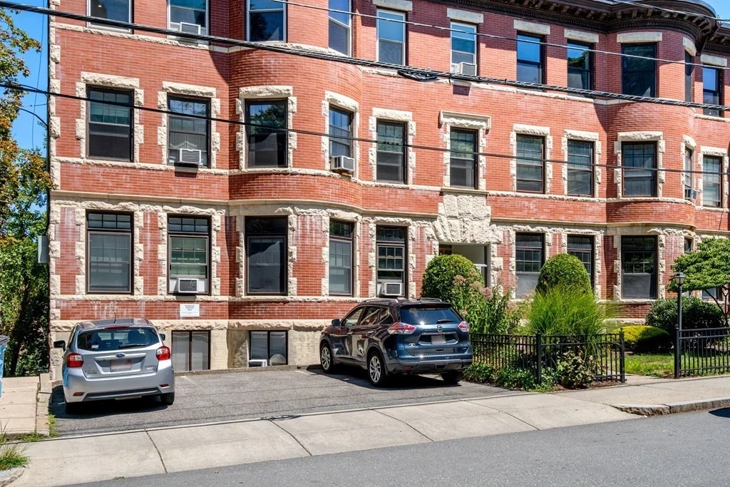 2 bed, 1 bath apartment for rent at 147 Winthrop Rd Unit 3, Brookline — photo 15 of 16