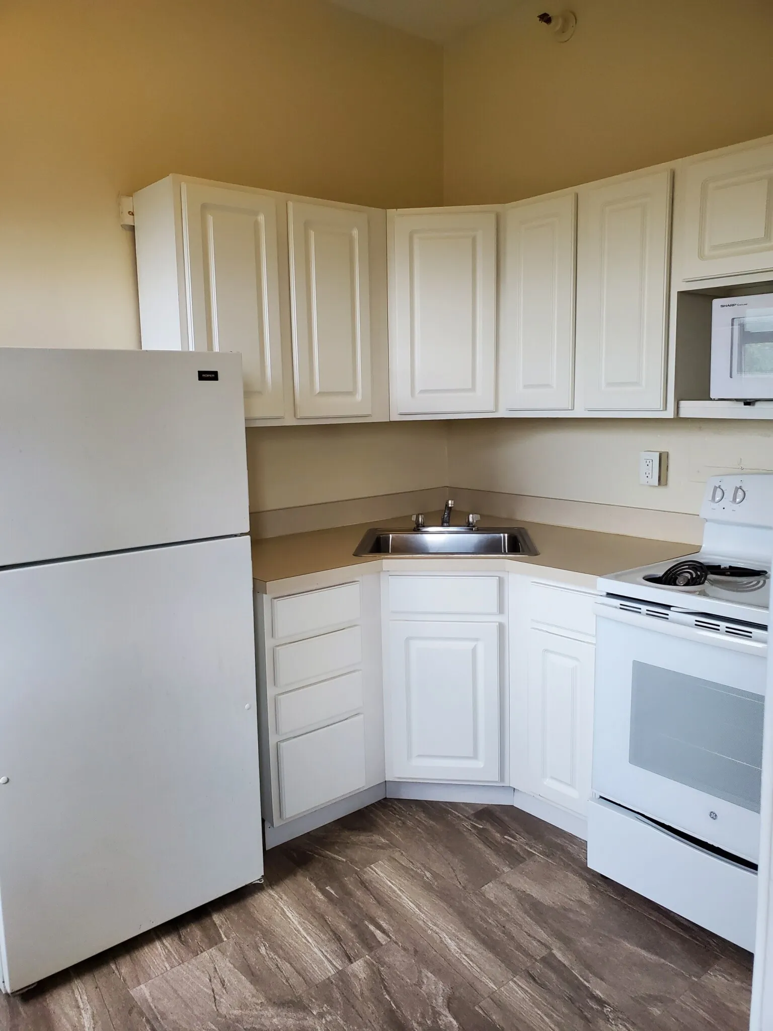 Studio bed, 1 bath apartment for rent at 1470 Beacon St Unit Apt. 68, Corey Hill — photo 8 of 25