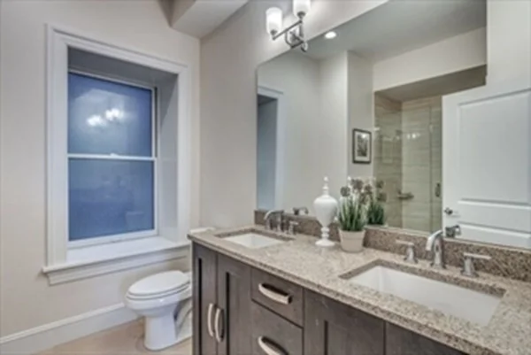 3 bed, 4+ bath apartment for rent at 1471 Beacon St Unit 1, Coolidge Corner — photo 15 of 30