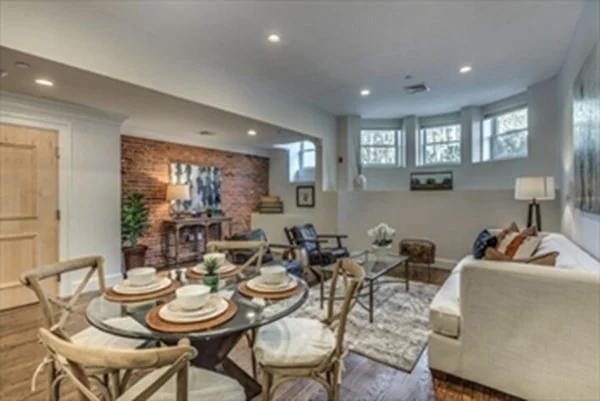 3 bed, 4+ bath apartment for rent at 1471 Beacon St Unit 1, Coolidge Corner — photo 3 of 30