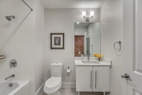 3 bed, 4+ bath apartment for rent at 1471 Beacon St Unit 1, Coolidge Corner — photo 11 of 30