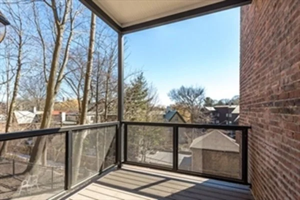 3 bed, 4+ bath apartment for rent at 1471 Beacon St Unit 1, Coolidge Corner — photo 17 of 30