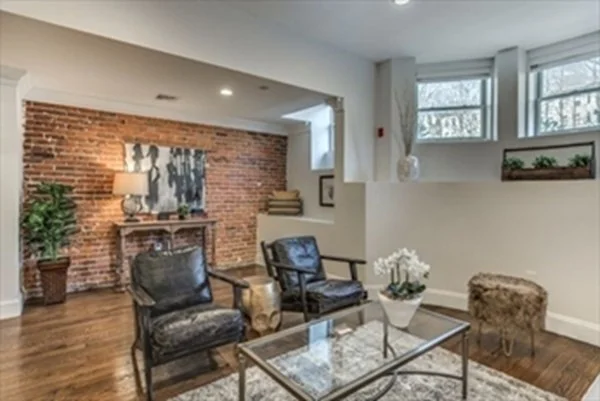 3 bed, 4+ bath apartment for rent at 1471 Beacon St Unit 1, Coolidge Corner — photo 4 of 30