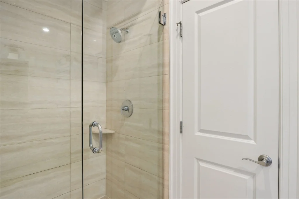 4 bed, 4+ bath apartment for rent at 1471 Beacon St Unit 2, Coolidge Corner — photo 12 of 20