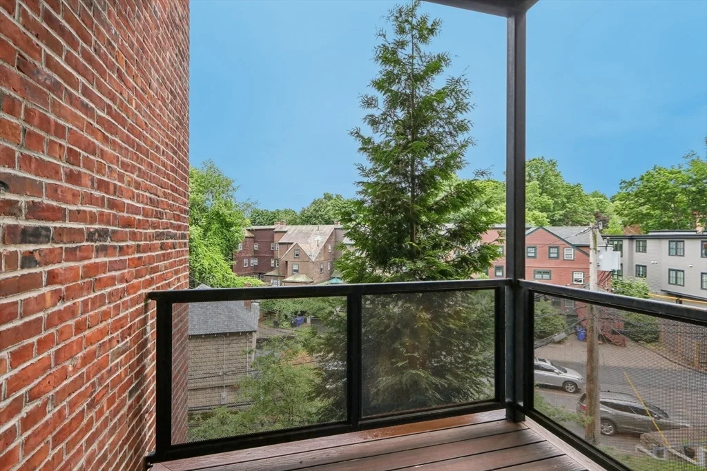4 bed, 4+ bath apartment for rent at 1471 Beacon St Unit 2, Coolidge Corner — photo 17 of 20